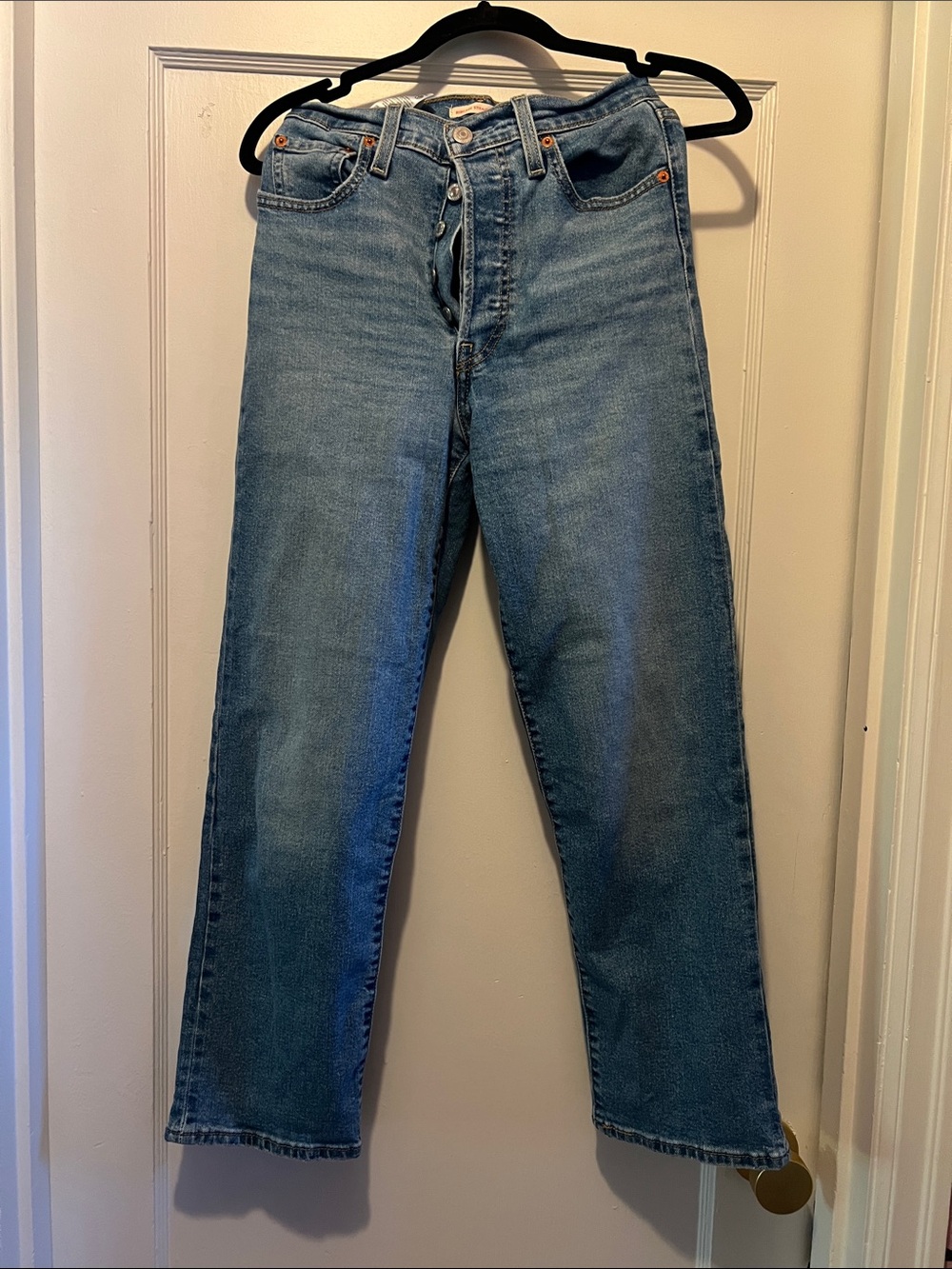 Levi’s women ribcage jeans in Light Blue Wash